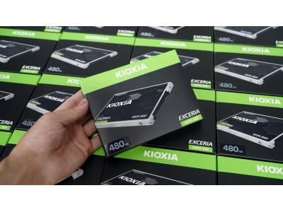 Ổ CỨNG SSD SATA KIOXIA 240GB EXCERIA SATA TỐC ĐỘ ĐỌC/GHI 555/540 MB/s - LTC10Z240GG8